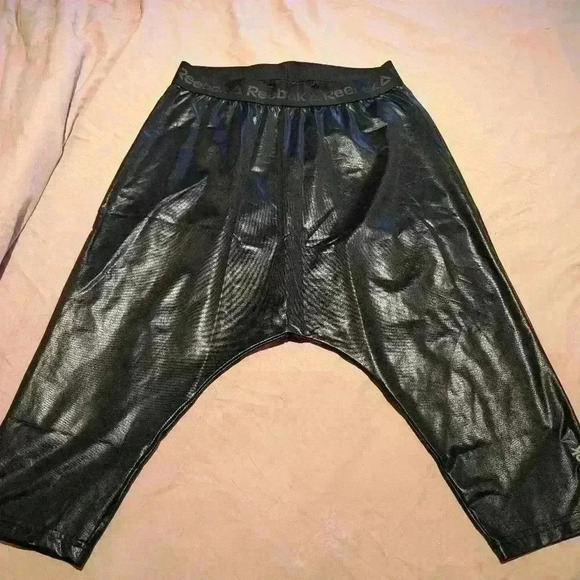 Brand  new in bag size small Reebok dance Capri pants black harem pants - Picture 3 of 8